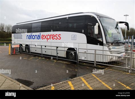 national express coaches to stansted.